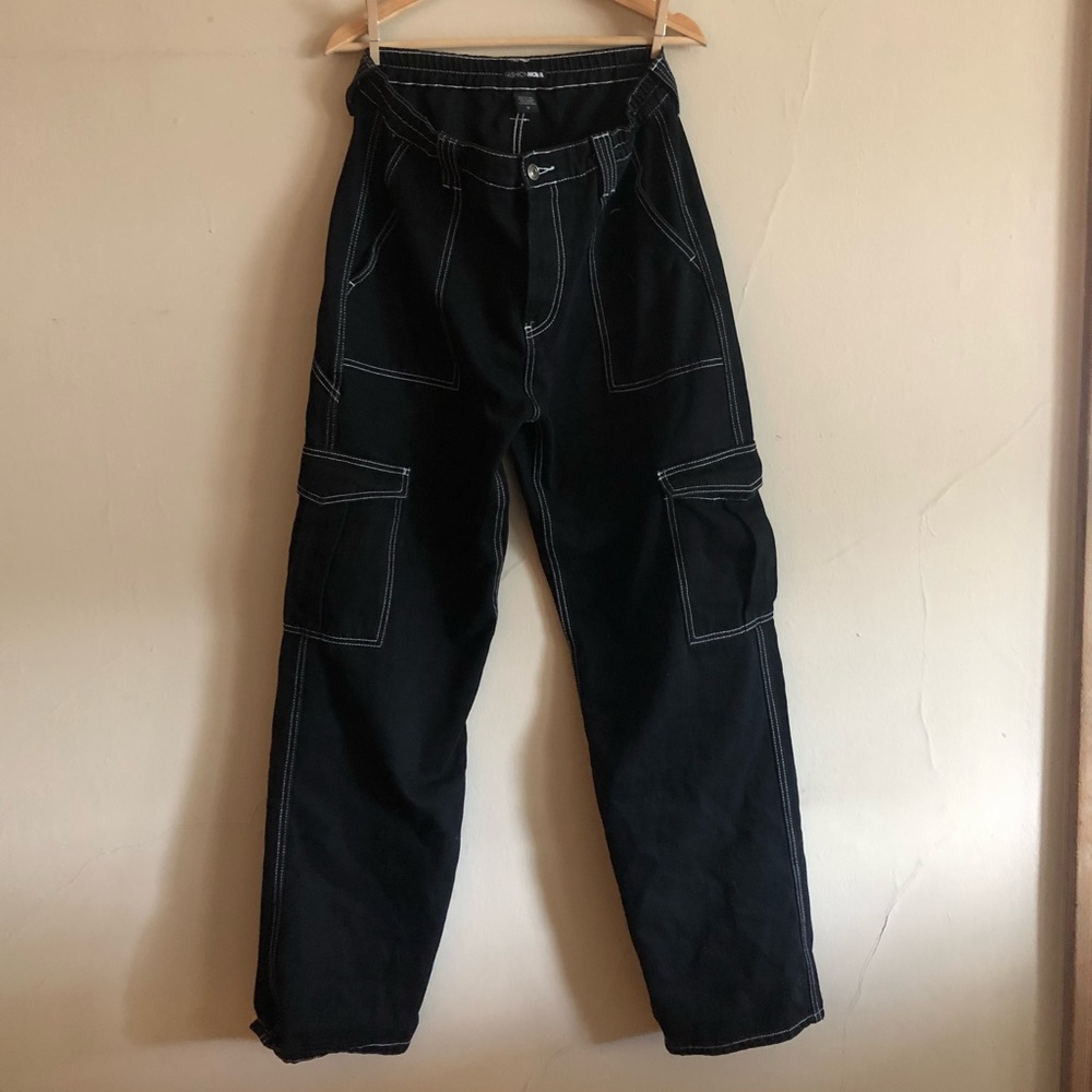 CARPENTERS PANTS, high waisted cargo style with wide leg cut. Never been work ✨
